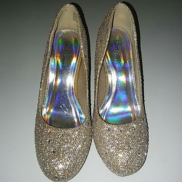 Shoes - Picture 4 of 8